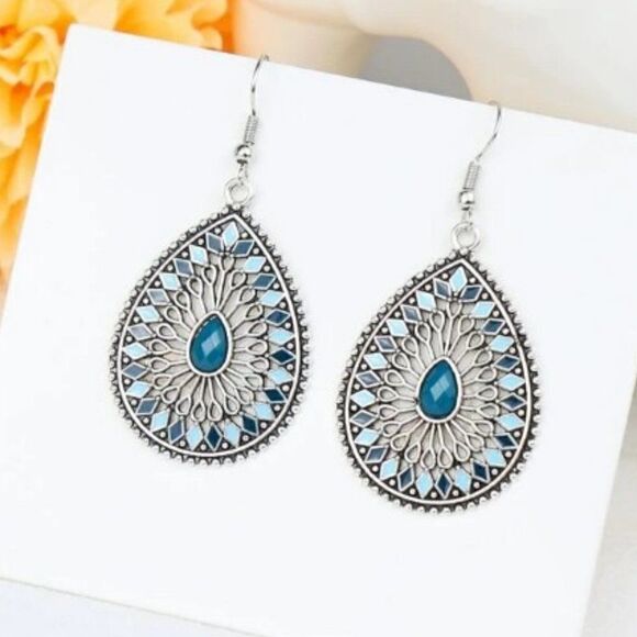 BOHEMIAN WATER DROP HOLLOW OUT DANGLE EARRINGS - Picture 1 of 6